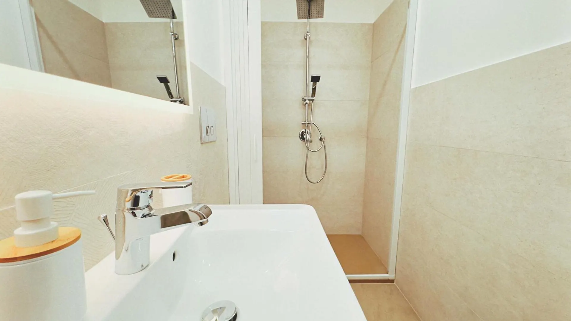 Casa Vacanze Imera House Palermo İtalya